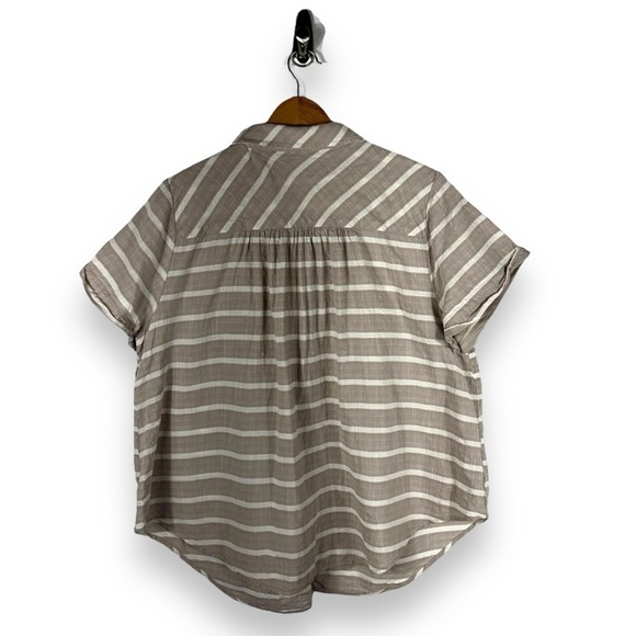 Torrid Textured Woven Button-Front Pocket Camp Shirt, Tan Stripe, Size 1/1X - Picture 13 of 14